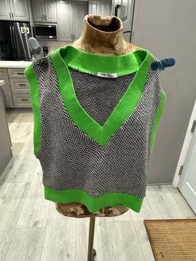 Zara Herringbone Knit Sweater Vest with Green Trim Size S